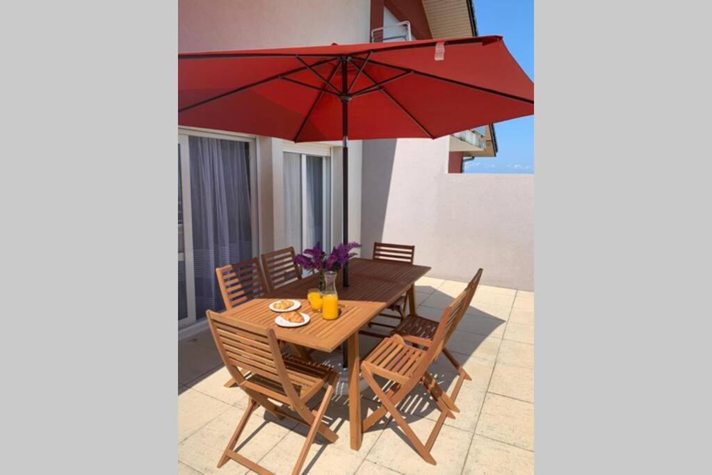 אוויאן-לה-באן Superbe Appartement Au Calme Avec Vue Sur Le Lac. מראה חיצוני תמונה